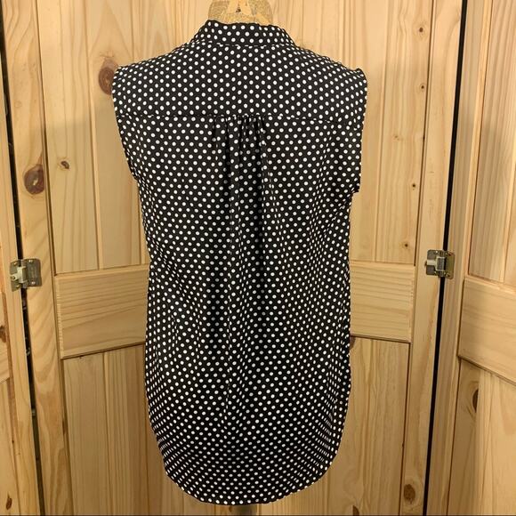 Jones New York Sleeveless Blouse Women Small V-neck Black Polka Dot Silky Tunic - Picture 10 of 10